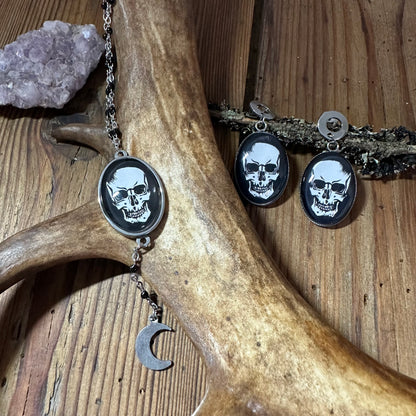 Skull earrings